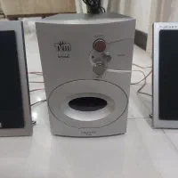 اسپیکر کامپیوتر سالم و تمیز