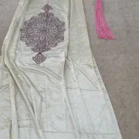 پرده و آویز بین پرده