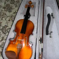 ویولن اشتروس (strauss)