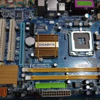 مادربرد گیگا بایت ddr2 با cpu وفن