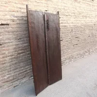 درب چوبی قدیمی