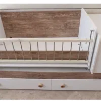 تخت خواب چند منظوره و سیسمونی