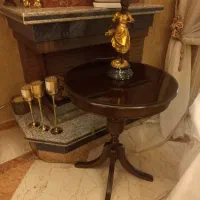 میز کنار سالنی