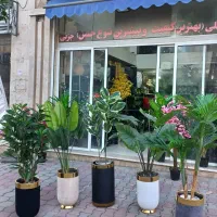 گلدان فلزی ساده و چرخ دار و فایبر