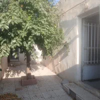 حیاط-مسکونی-با-سند-شش-دانگ-در-قزلجه-میدان