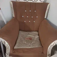 یکدست مبل ۷نفره بسیار تمیز میباشد