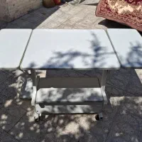 میز کامپیوتر در حد نو