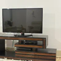 تلویزیون و میز