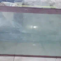 آکواریوم خمیده بزرگ و مربع متوسط