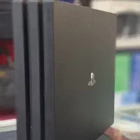 ps4 پرو در حد نو یک ترا بایت کپی خور با بازی