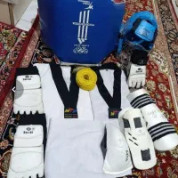 لباس و وسایل تکواندو