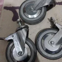 سه عدد چرخ