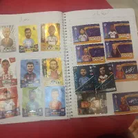 یک دفتر پر از برچسب کیمدی