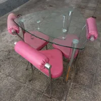 میز ناهار خوری کار کرده