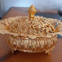 شکلات خوری فلز طلایی سه پایه