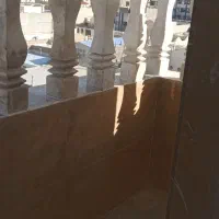 لکه سنگ و سرامیک و نرده کار می‌کنم