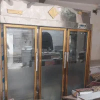 یخچال ویترینی ۳ درب قصابی شکار در حد