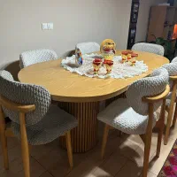 میز ناهارخوری ۶ نفره بسیار تمیز  در حد نو