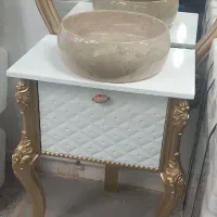 آیینه و روشویی سنگی