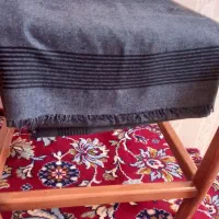 تعدادی روسری بزرگ ۱۴۰×۱۴۰