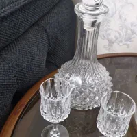 تنگ قدیمی بادوعدد گیلاس