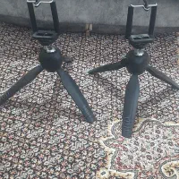 هولدرایستاده موبایل و دوربین