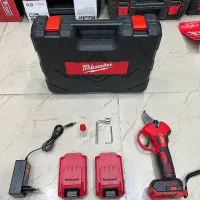 قیچی شارژی 2 باطری موتور براشلس مارک میلواکی
