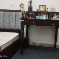 تخت یک نفره با خوشخواب و با میز تحریر