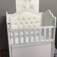 تخت کنار مادر