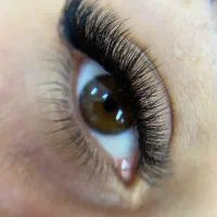 خدمات اکستنشن اصولی و لیفت و لمینینت مژه و ابرو