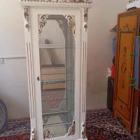 یک بوفهی چوبی