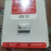 تعداد چهار عدد فلش 32و 64گیگ