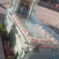 سنگ قبر و شیشه کاری
