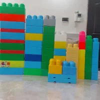 تعدادی اسباب بازی در حد نو