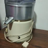 آبمیوه گیری به همراه  سبزی خورد کن