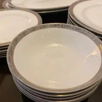 سرویس۶ نفره۲۶ پارچه چینی زرین نو فروش فوری