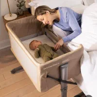 تخت کنار تخت مادر