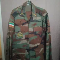 یک دست لباس استتار