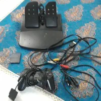 تعدادی لوازم جانبی کامپیوتر و پلی استیشن ۲
