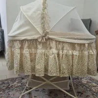 تخت کنارمادر