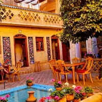ویلائی-500-متر-نزدیک-به-حاشیه-خیابان-20-متری
