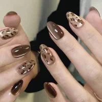 آموزش و خدمات ناخن و کاشت ناخن ومژه هیدن
