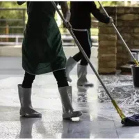 استخدام ۲ کارگر افغانی