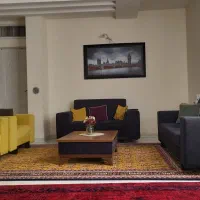 مبل هفت نفره همراه با میز وسط...و کوسن