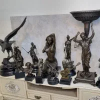 مجسمه برنزی عقاب بال باز ودوخواهر