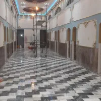 کارگر سالن کار خانم و وردست سنگگ سنتی