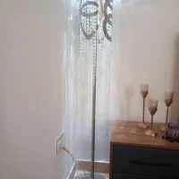 آباژور ایستاده