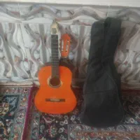 گیتار شکسته قابل تعمیر