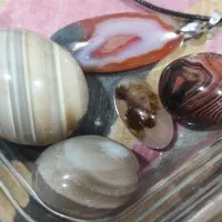 نگین قیمتی و دکمه قیمتی وکمیاب