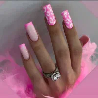 آموزش و خدمات کاشت ناخن تخفیف